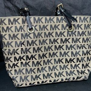 MK Michael Kors Original Logo Emblem Jet Set Purse